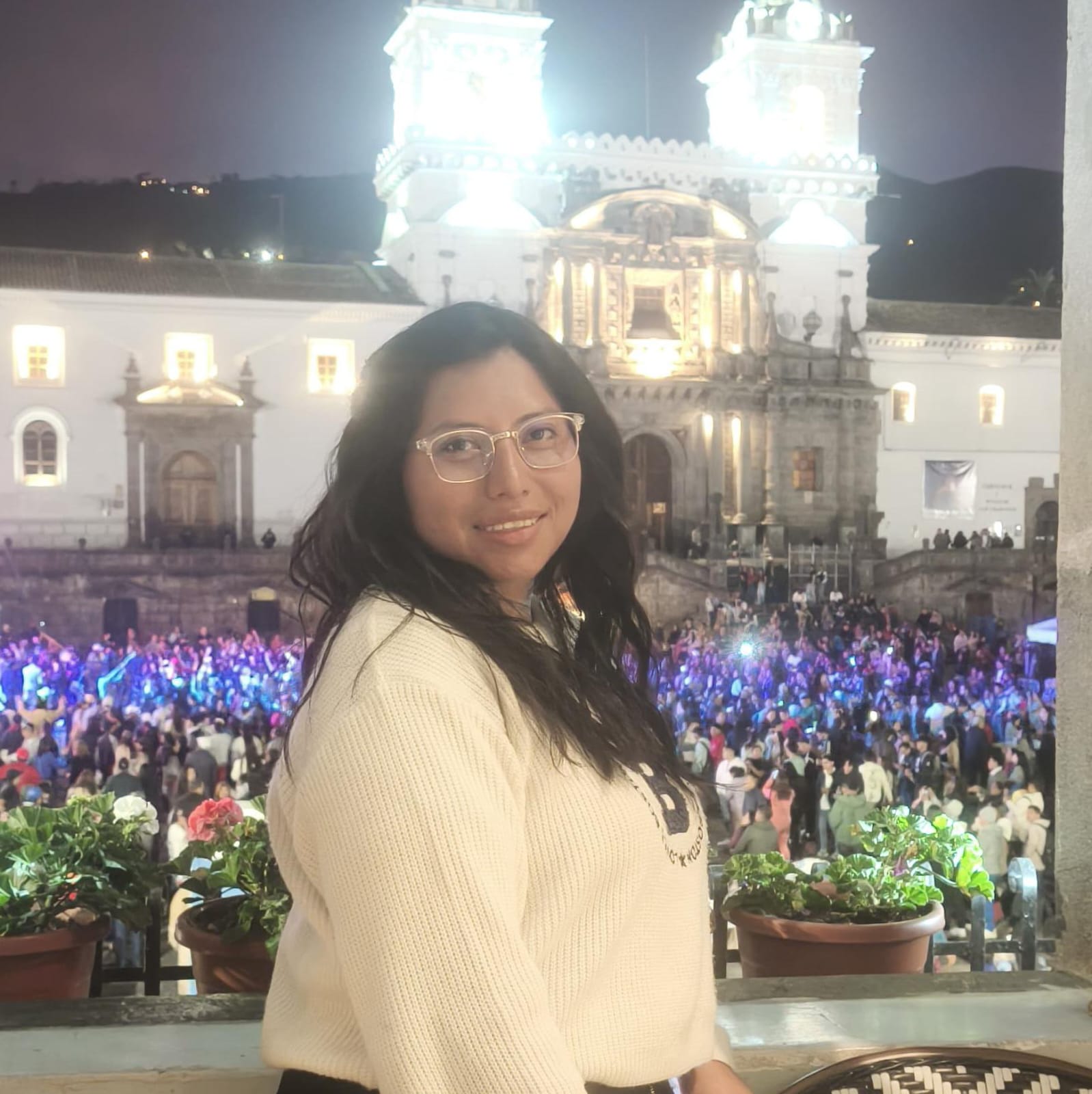 💻✨ ¡Bienvenidos a nuestra aula virtual de Software Educativo! ✨💻

👩‍🏫 Hola, soy Gabriela, y será un gusto acompañarlos en este espacio de aprendizaje.
🧩 Aquí exploraremos herramientas digitales que nos permitirán aprender de forma creativa, dinámica e innovadora.
📘 Cada actividad está pensada para que desarrollen habilidades, descubran nuevas formas de aprender y disfruten del uso de la tecnología con responsabilidad.

🚀 Los invito a participar con entusiasmo, curiosidad y compromiso.
💡 Recuerden que equivocarse también es parte del aprendizaje y que juntos podemos lograr grandes cosas.
💪 ¡Confíen en sus capacidades y den siempre lo mejor de ustedes!

🌟 Aprender con tecnología es construir el futuro desde hoy. 🌟